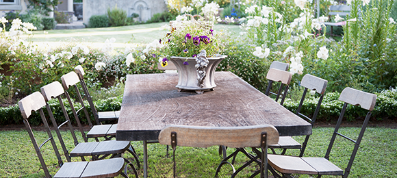 outdoor dining space